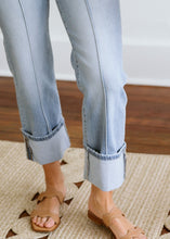 Load image into Gallery viewer, Madison Fade Jeans
